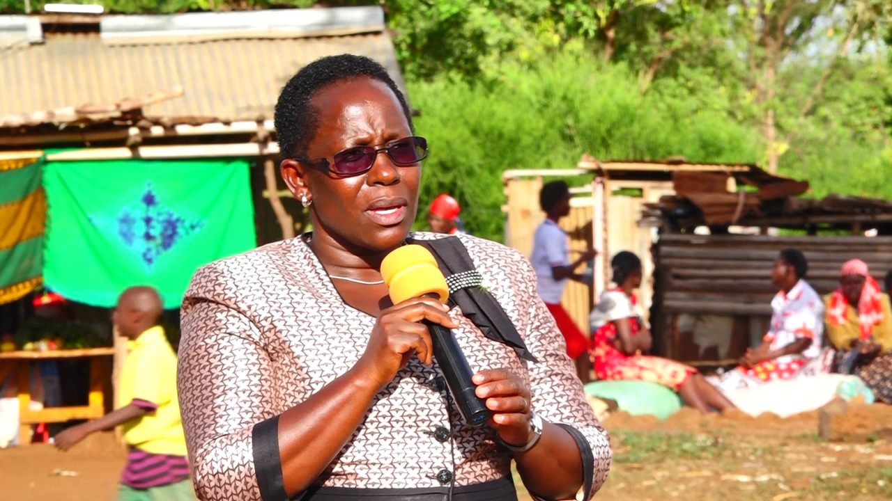 COUNTY HOLDS FARMERS DAY TO PROMOTE HORTICULTURE.